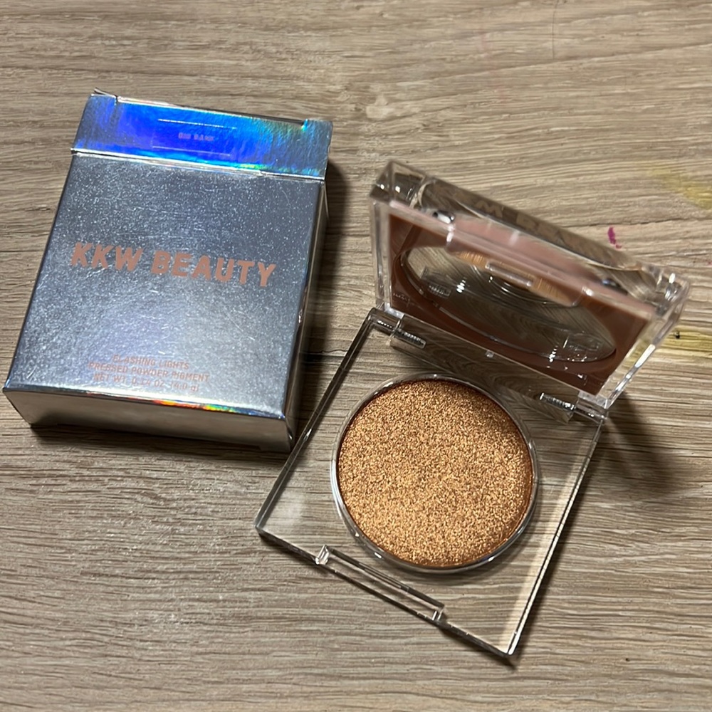 KKW Beauty Flashing Lights Big Bank